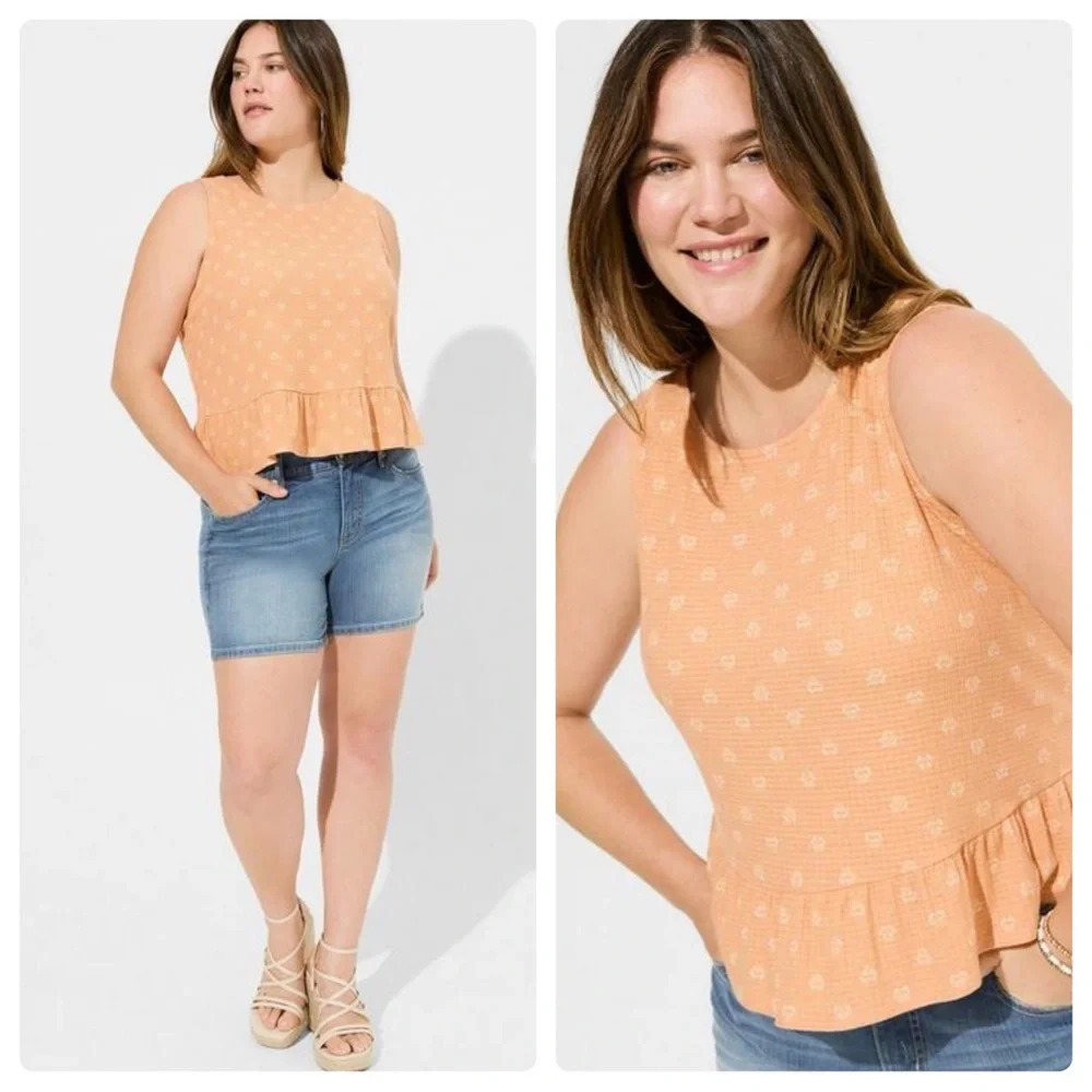 3/$22🩶 TORRID Texture Knit High Neck Ruffle Crop Top Peach Bloom Sleeveless 2 2X